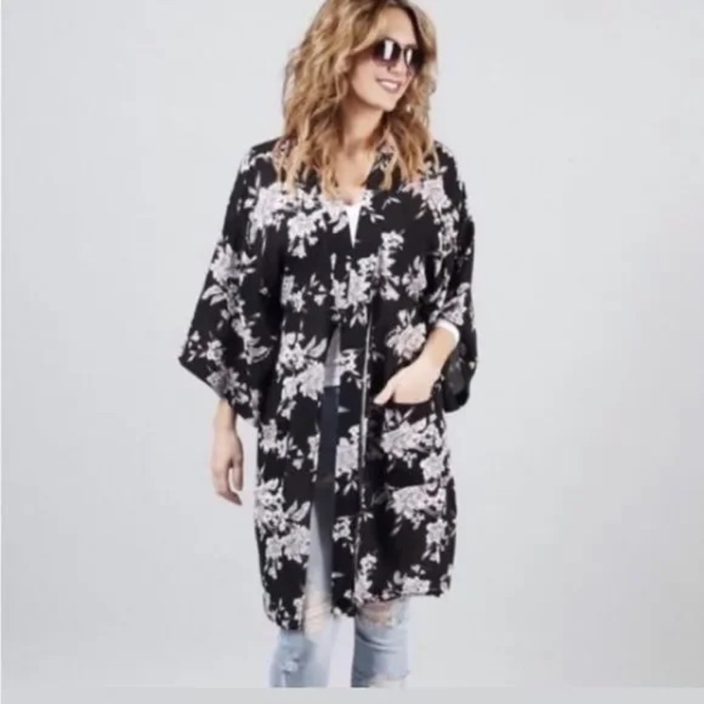 New Spiritual Gangster Maya Black White Floral Kimono Yoga Swim Cover-up…